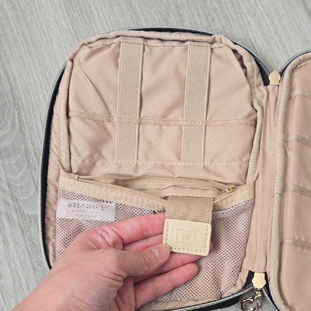 Stylish Black Electronic Organizer Bag - Picture 3 of 9